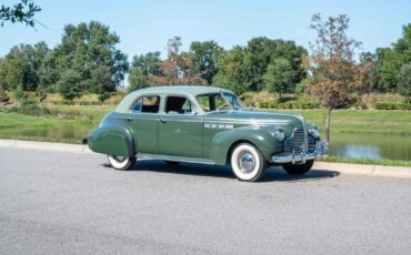 Buick-Roadmaster-1940-4-Door-8