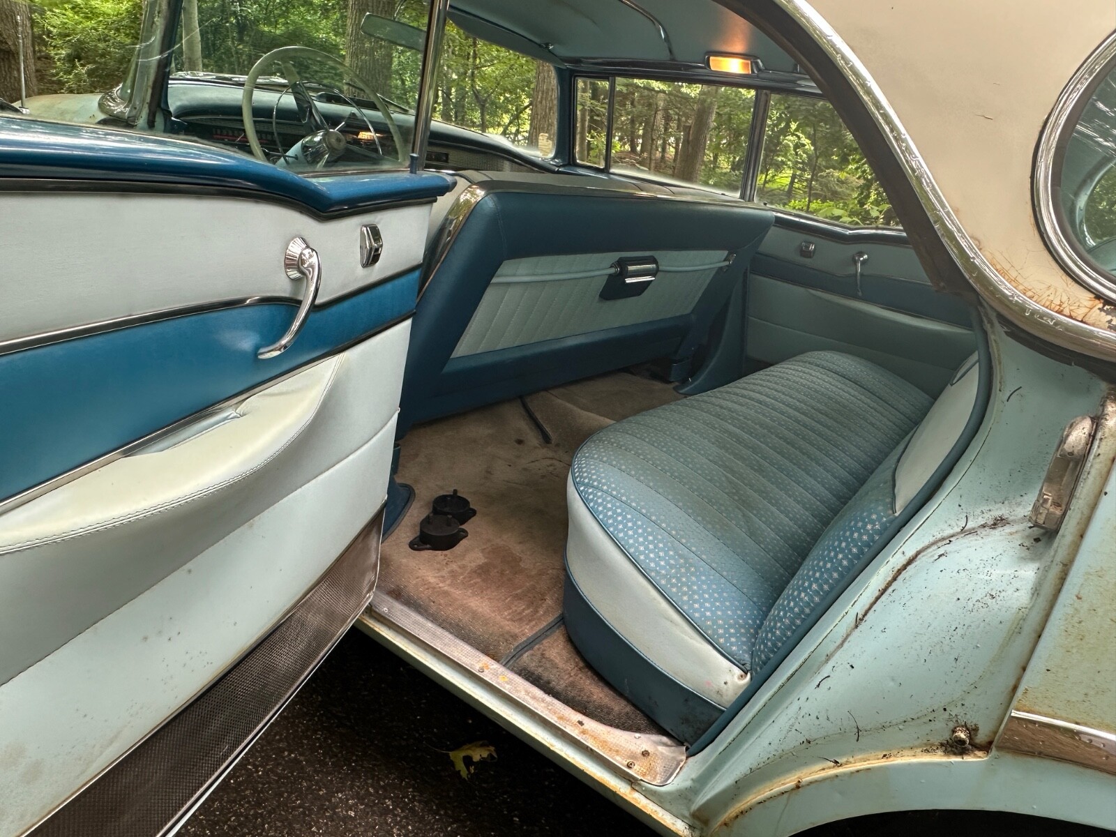 Buick-Roadmaster-1956-Sedan-12