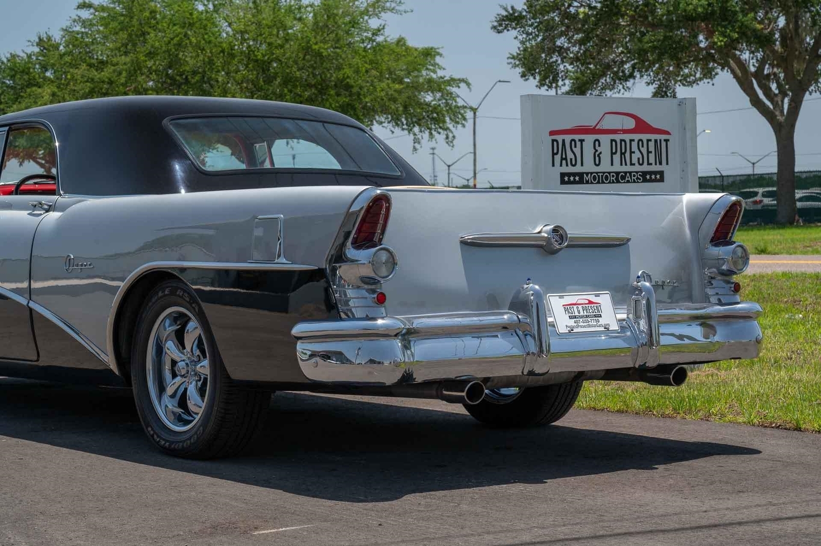 Buick-Super-1955-2-Door-17