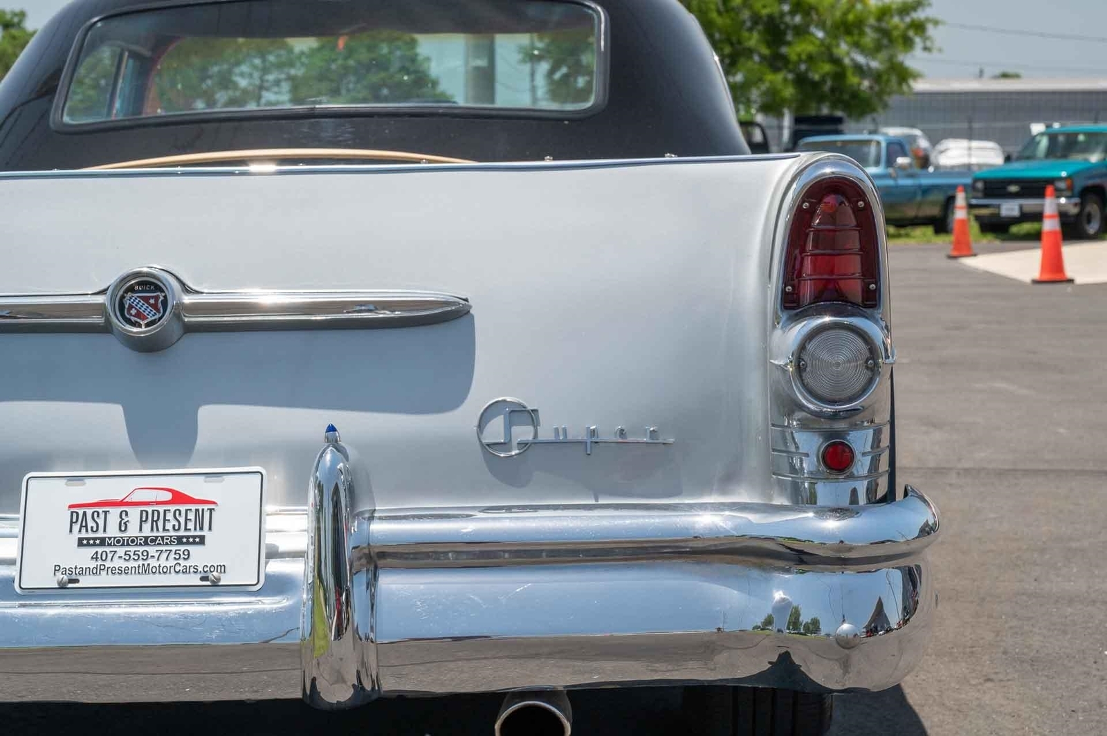 Buick-Super-1955-2-Door-35