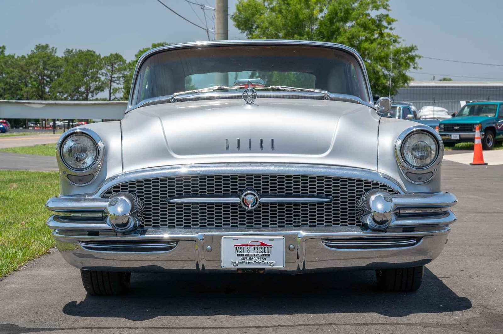 Buick-Super-1955-2-Door-9