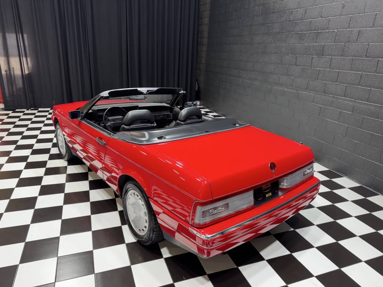 Cadillac-Allante-1990-Convertible-15