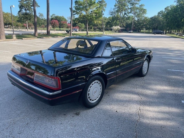 Cadillac-Allante-1990-Convertible-16