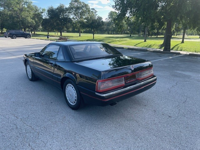 Cadillac-Allante-1990-Convertible-18
