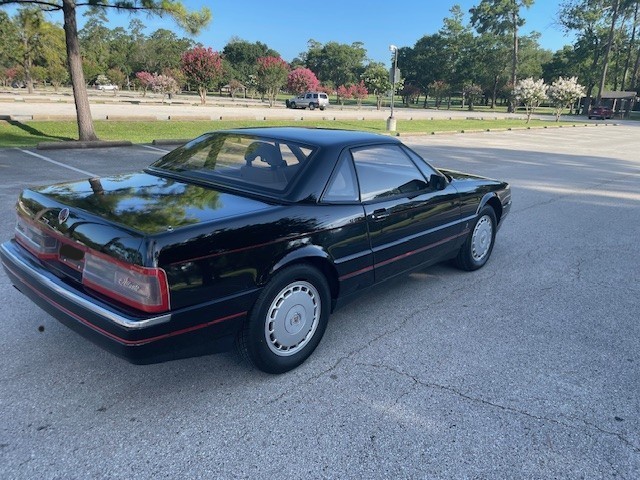 Cadillac-Allante-1990-Convertible-19