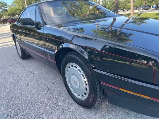 Cadillac-Allante-1990-Convertible-29