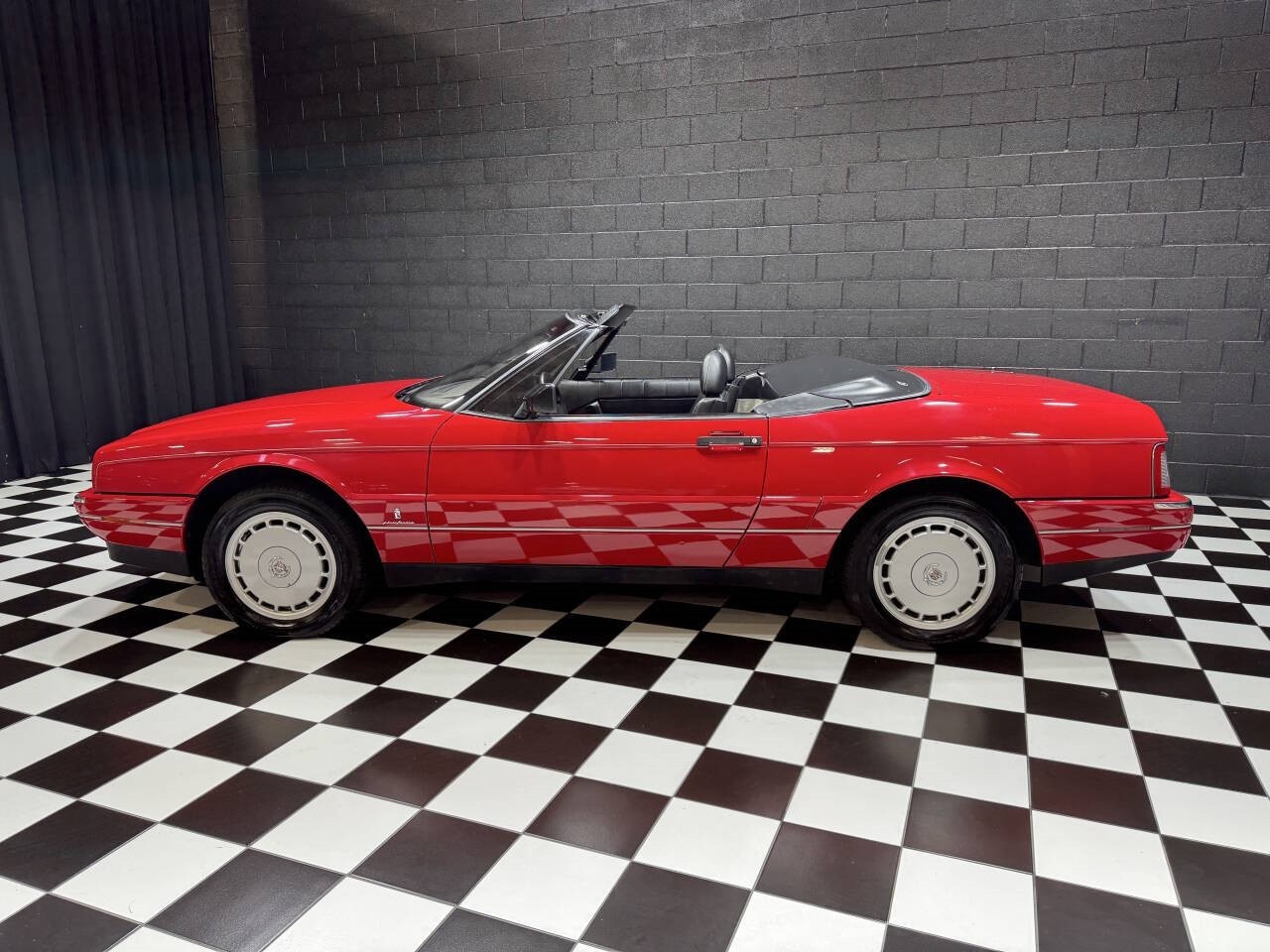 Cadillac-Allante-1990-Convertible-7