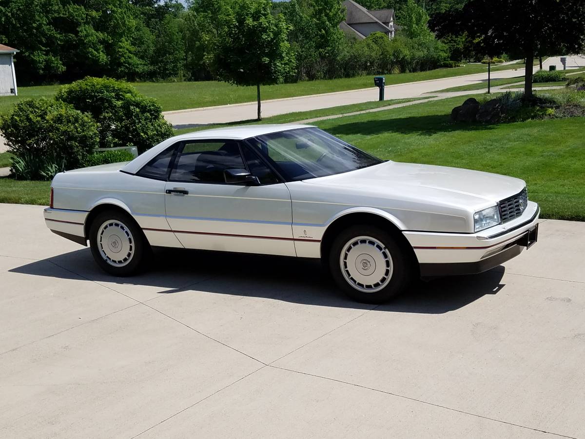 Cadillac Allante  1990 white