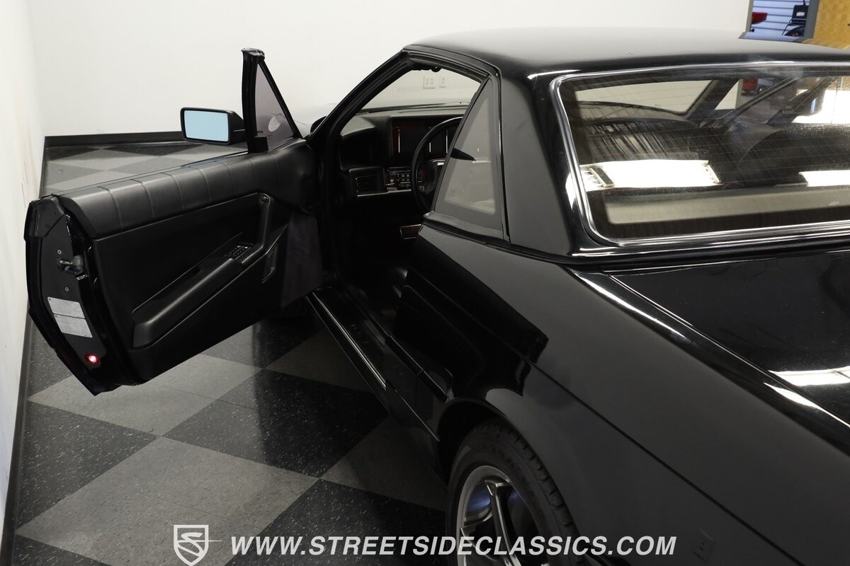 Cadillac-Allante-1991-Convertible-32