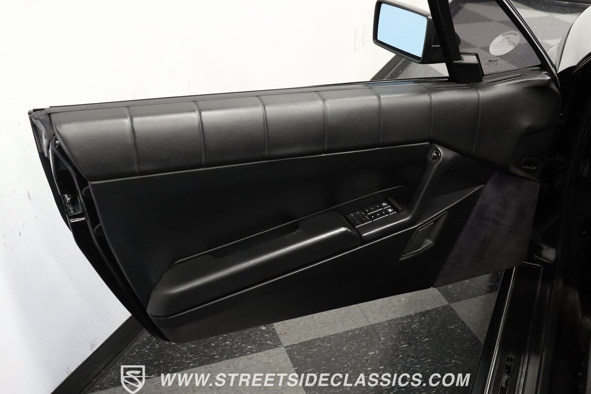 Cadillac-Allante-1991-Convertible-33