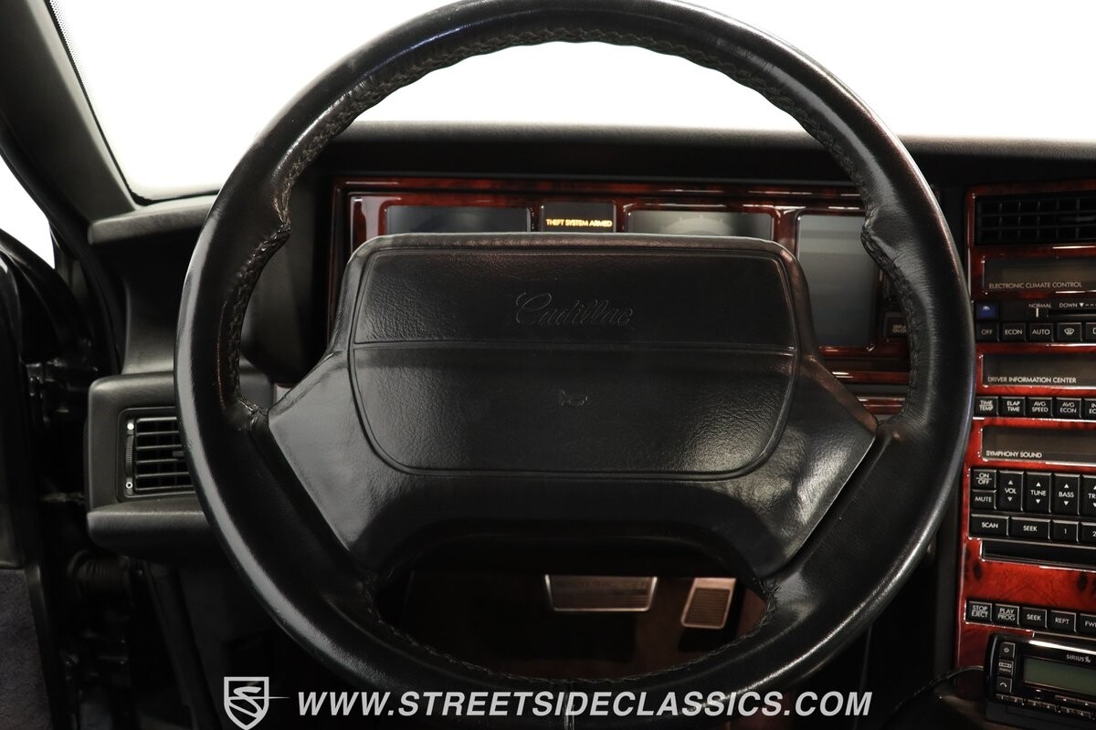 Cadillac-Allante-1991-Convertible-35