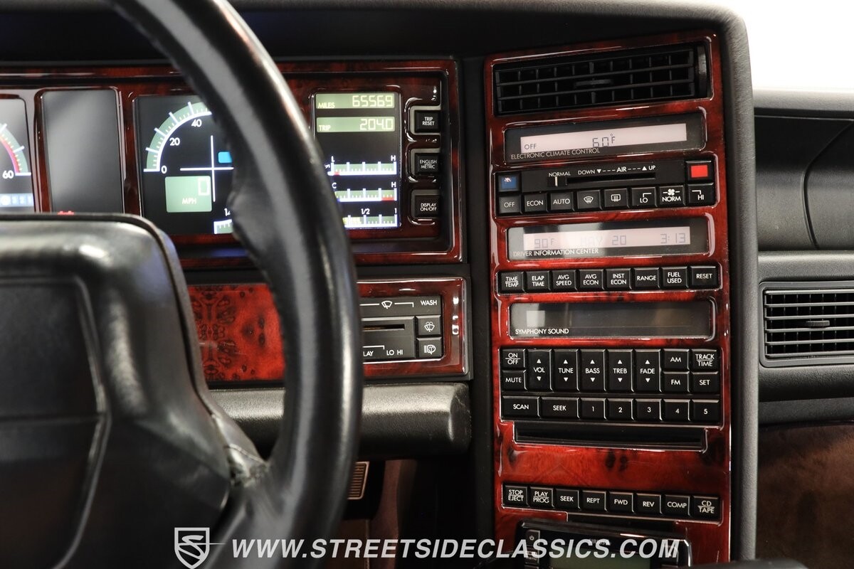 Cadillac-Allante-1991-Convertible-38