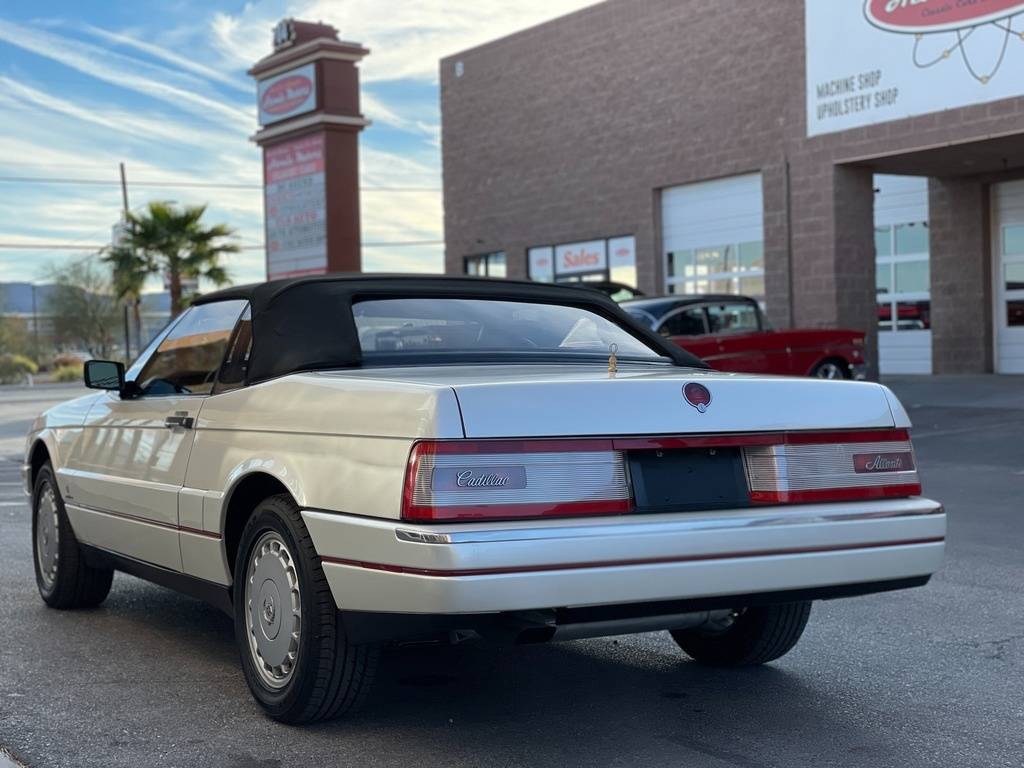 Cadillac-Allante-1991-white-9