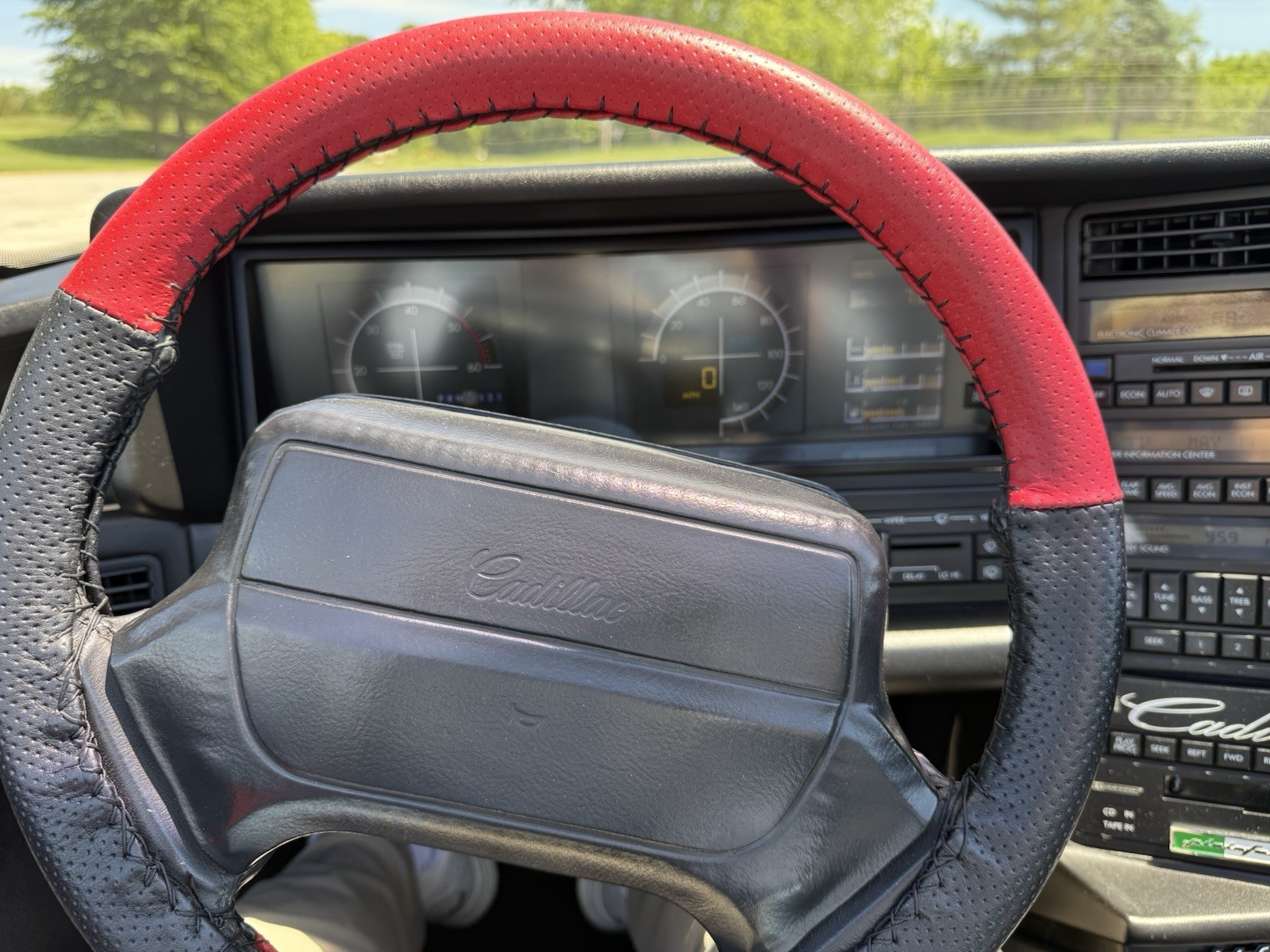 Cadillac-Allante-1992-Convertible-12