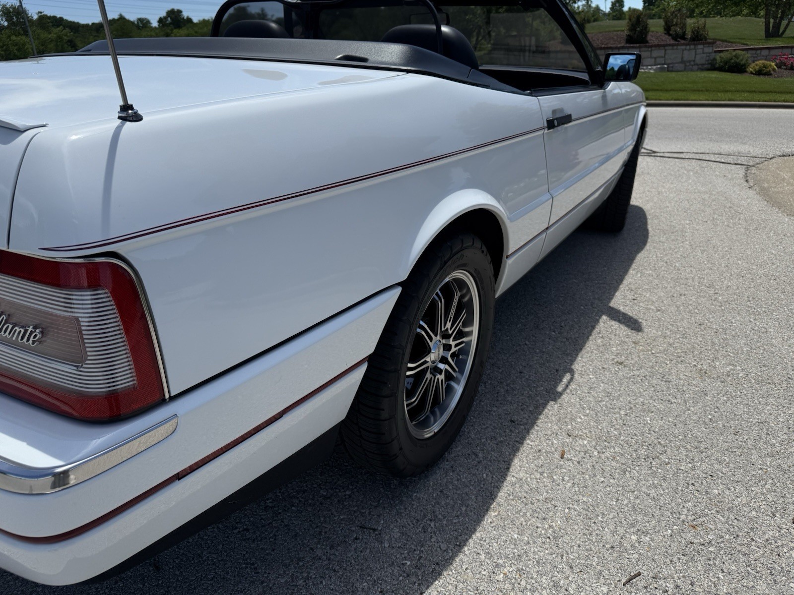 Cadillac-Allante-1992-Convertible-17