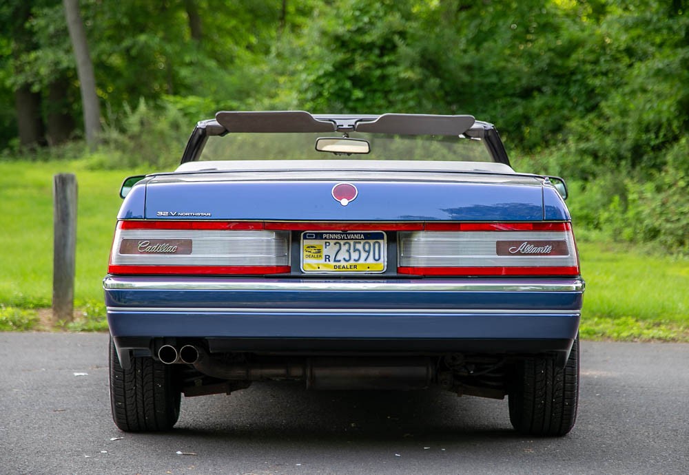 Cadillac-Allante-1993-Convertible-8