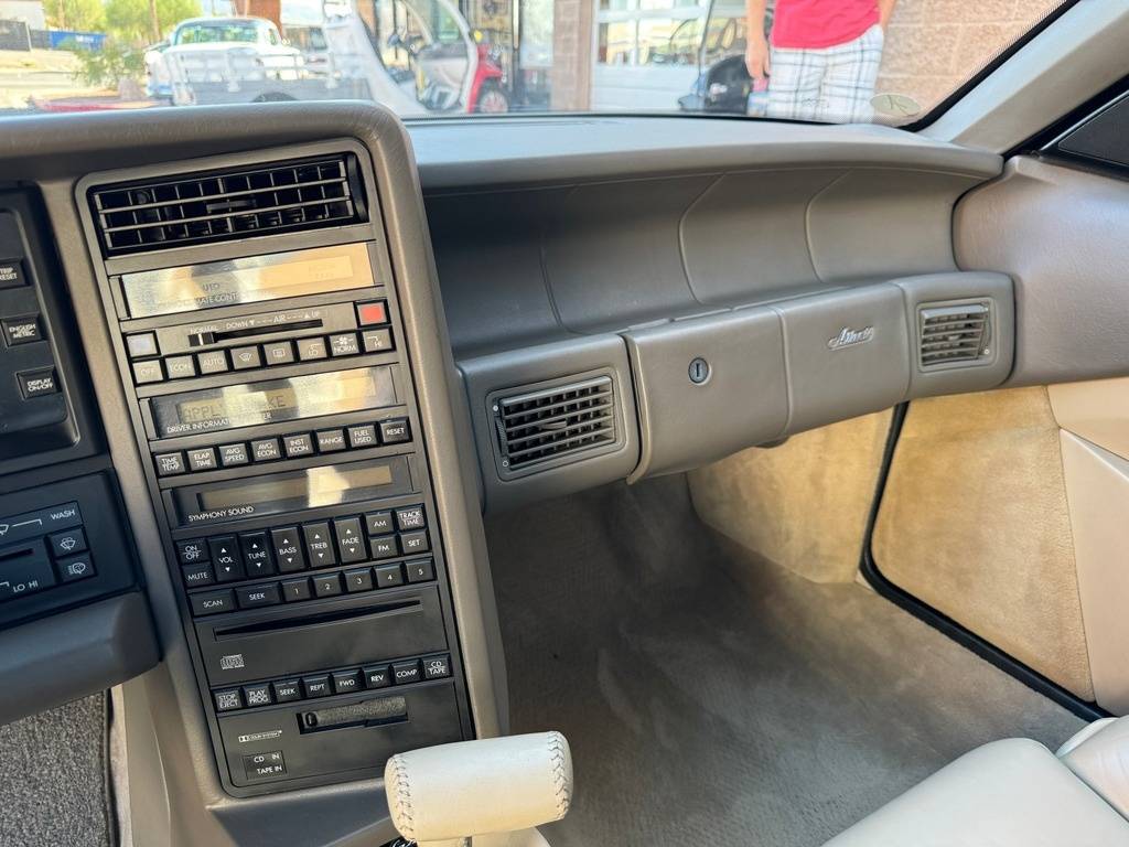 Cadillac-Allante-1993-white-12