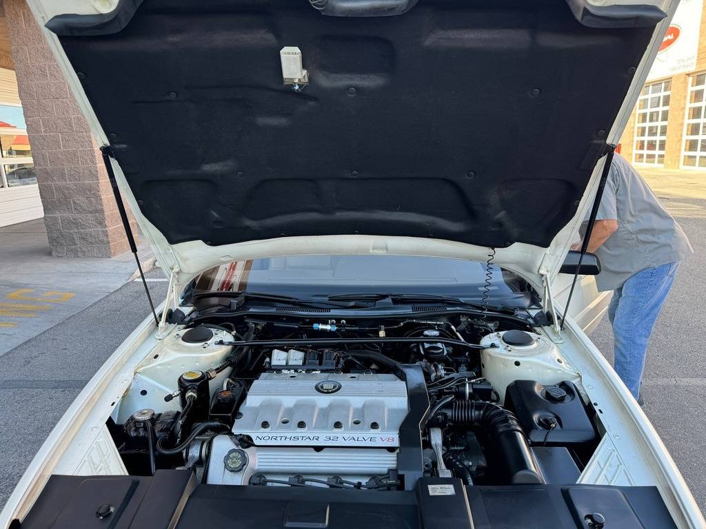 Cadillac-Allante-1993-white-18