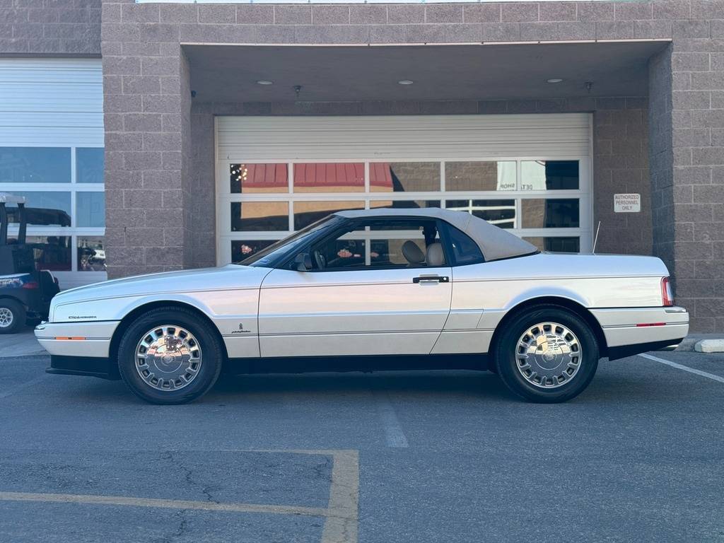 Cadillac-Allante-1993-white-7