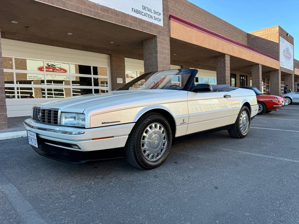 Cadillac Allante  1993 white
