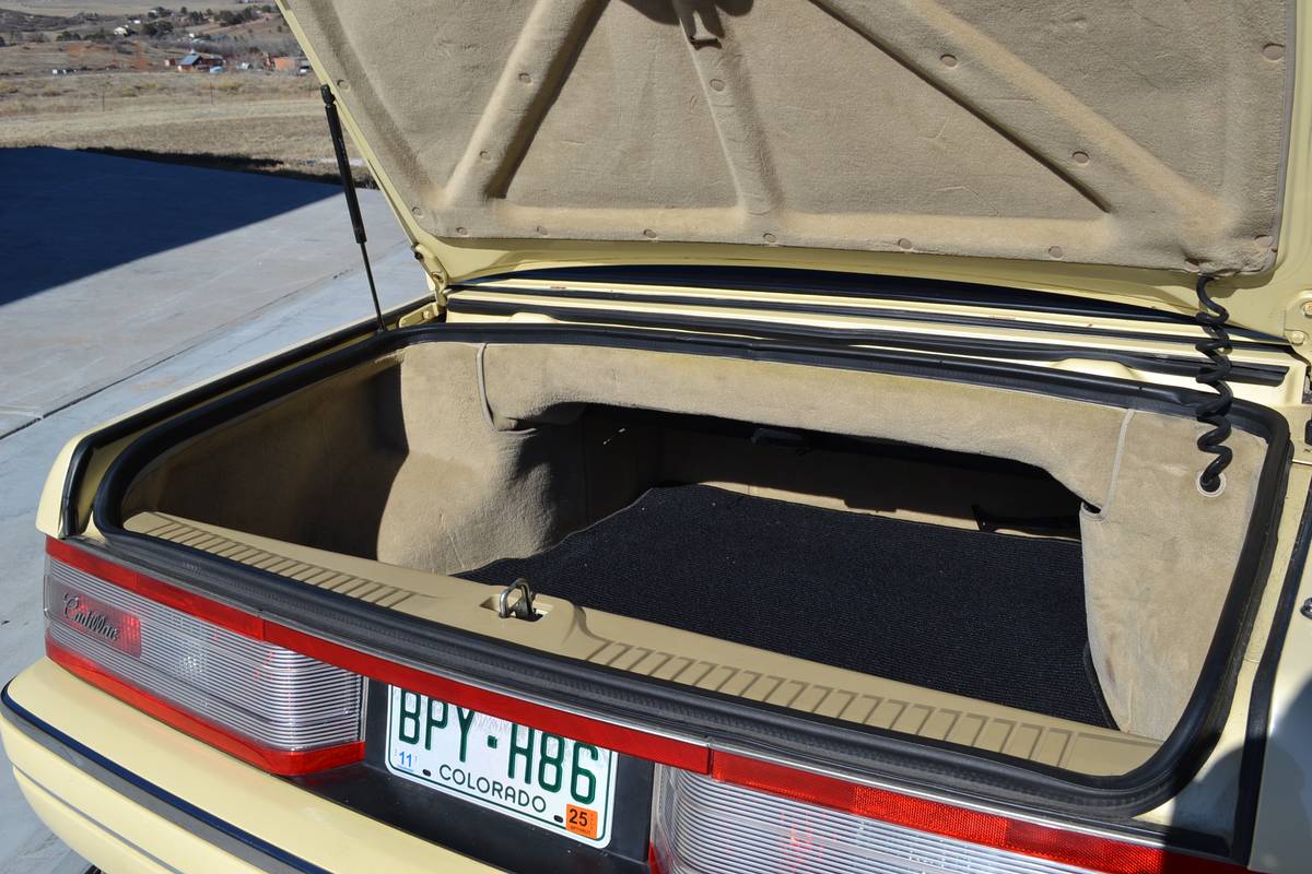 Cadillac-Allante-1993-yellow-10