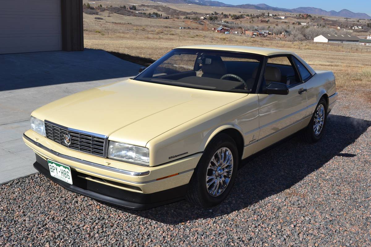 Cadillac-Allante-1993-yellow-2