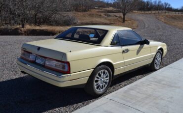 Cadillac-Allante-1993-yellow-4