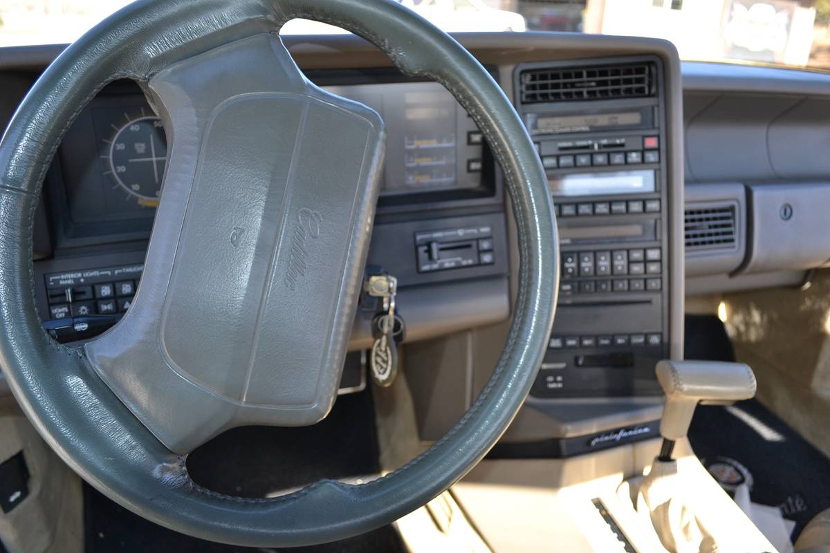 Cadillac-Allante-1993-yellow-5