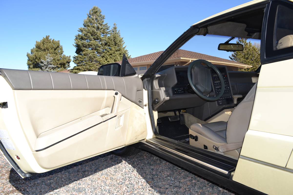 Cadillac-Allante-1993-yellow-7