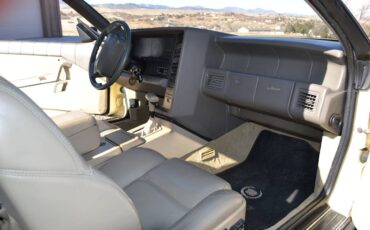 Cadillac-Allante-1993-yellow-9