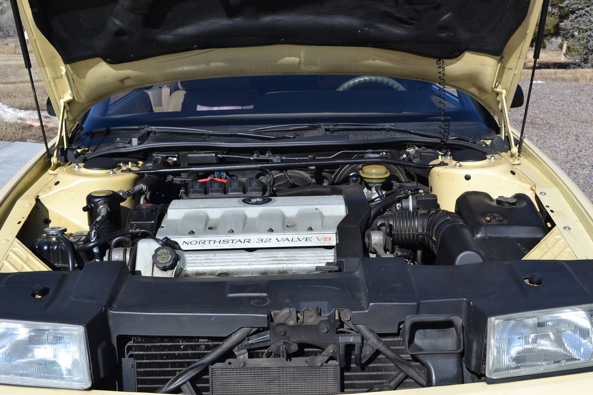 Cadillac Allante  1993 yellow