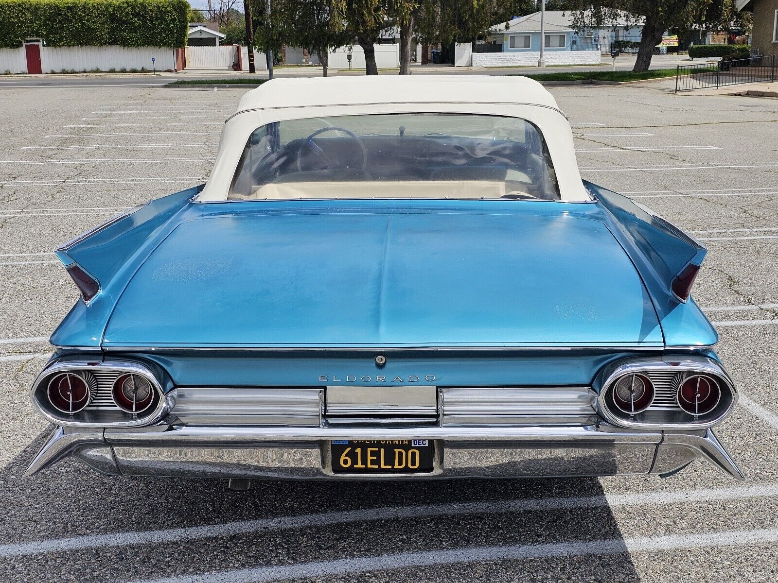 Cadillac-Biarritz-Convertible-1961-16