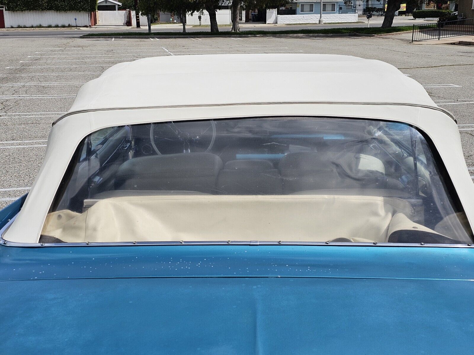 Cadillac-Biarritz-Convertible-1961-18