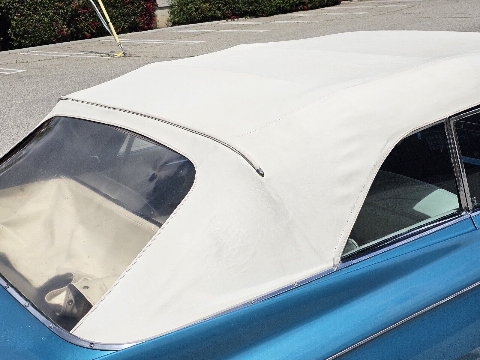 Cadillac-Biarritz-Convertible-1961-19