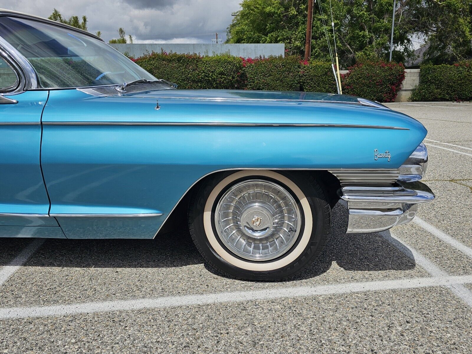 Cadillac-Biarritz-Convertible-1961-24