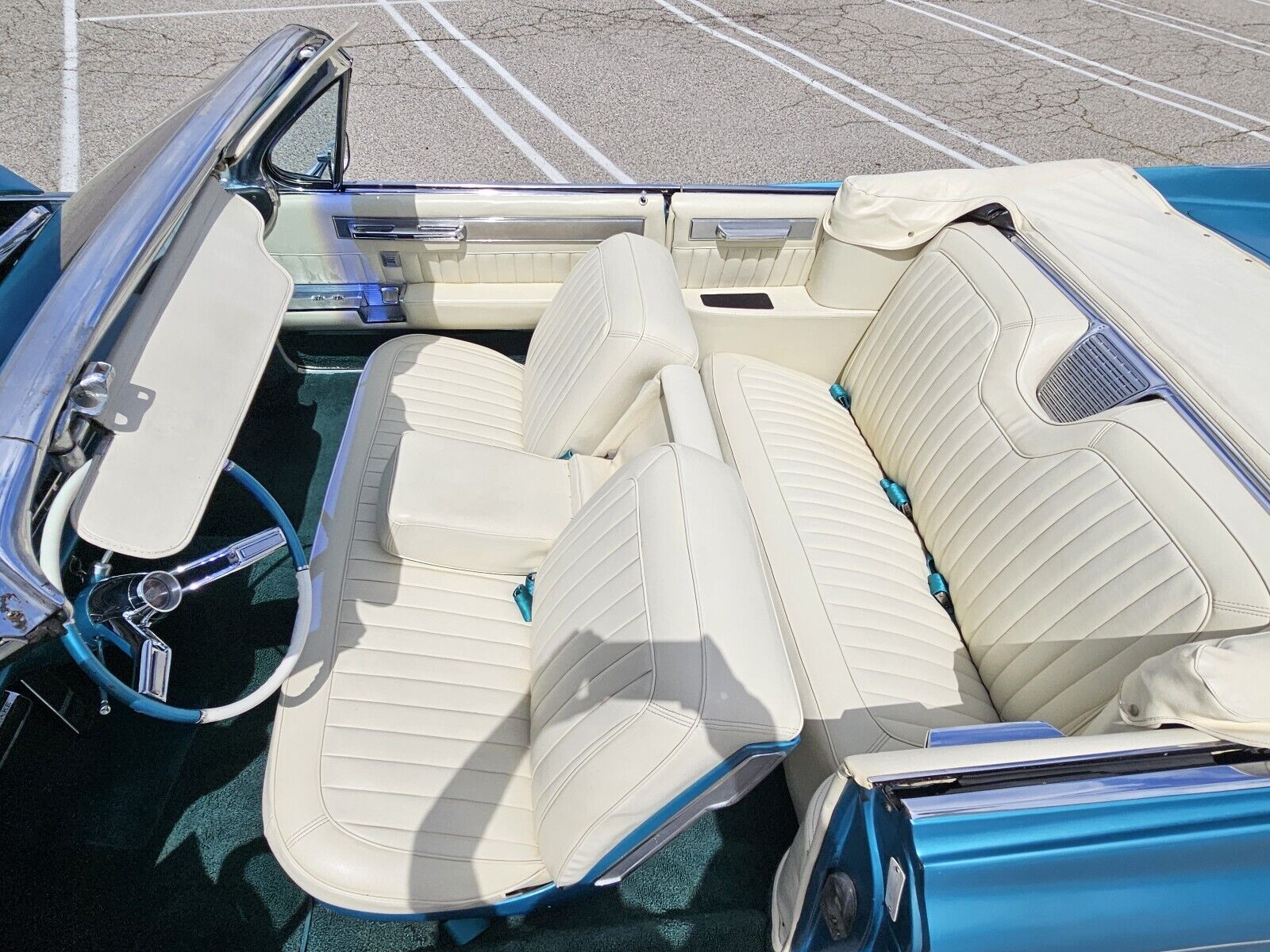 Cadillac-Biarritz-Convertible-1961-31