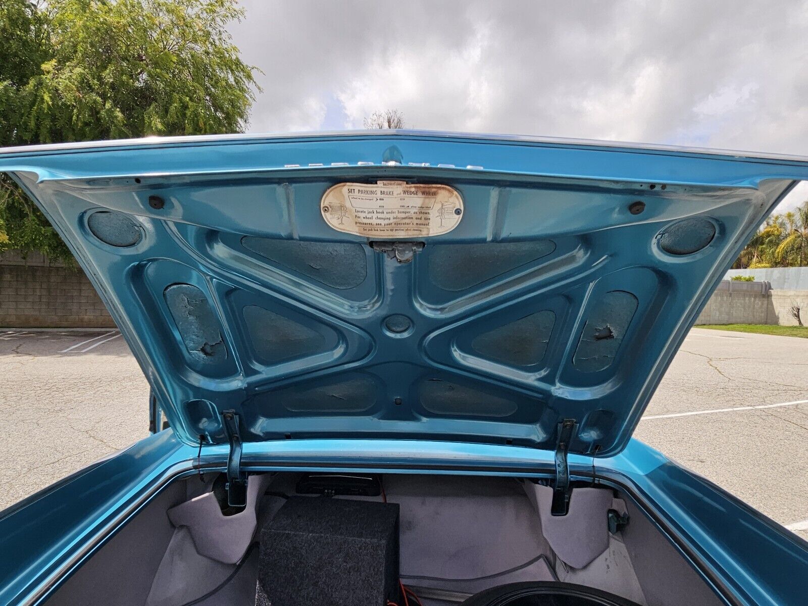 Cadillac-Biarritz-Convertible-1961-33