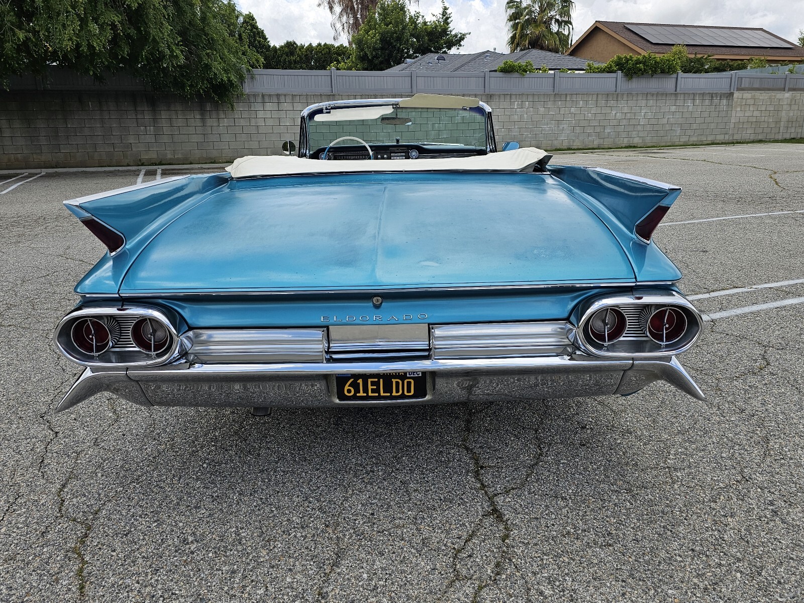 Cadillac-Biarritz-Convertible-1961-4
