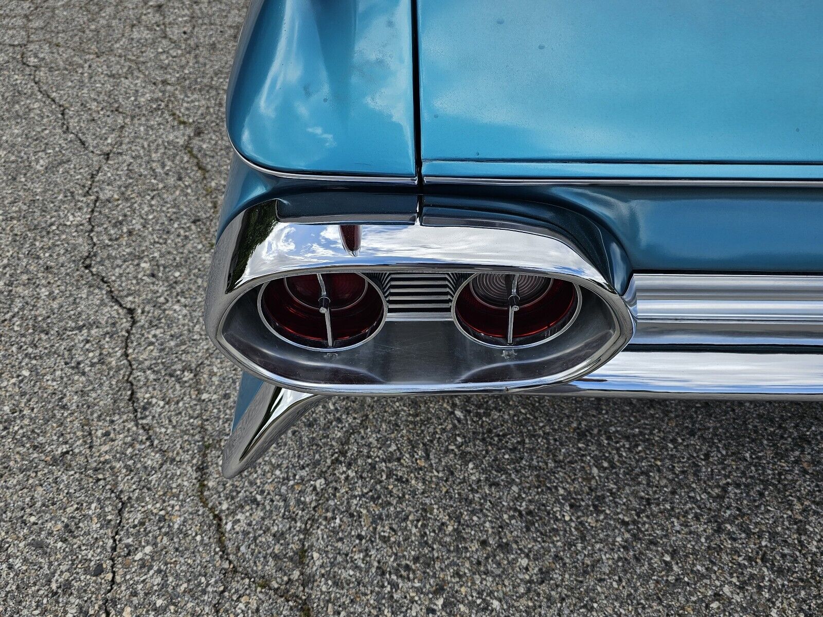 Cadillac-Biarritz-Convertible-1961-5