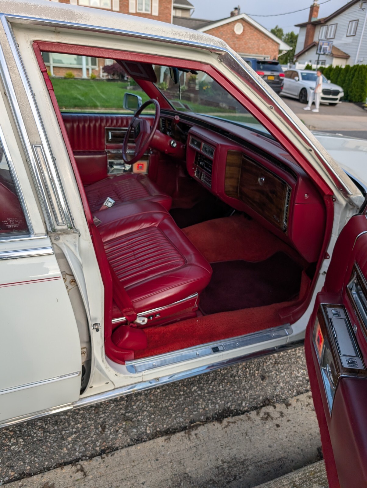 Cadillac-Brougham-1987-Sedan-14