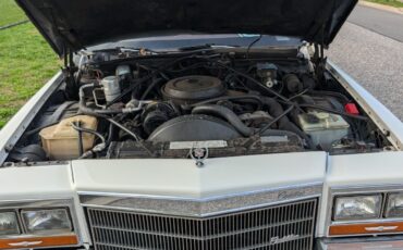 Cadillac-Brougham-1987-Sedan-7