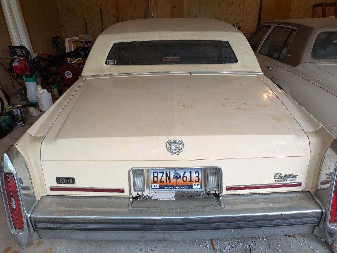 Cadillac-Brougham-1988-Sedan-7