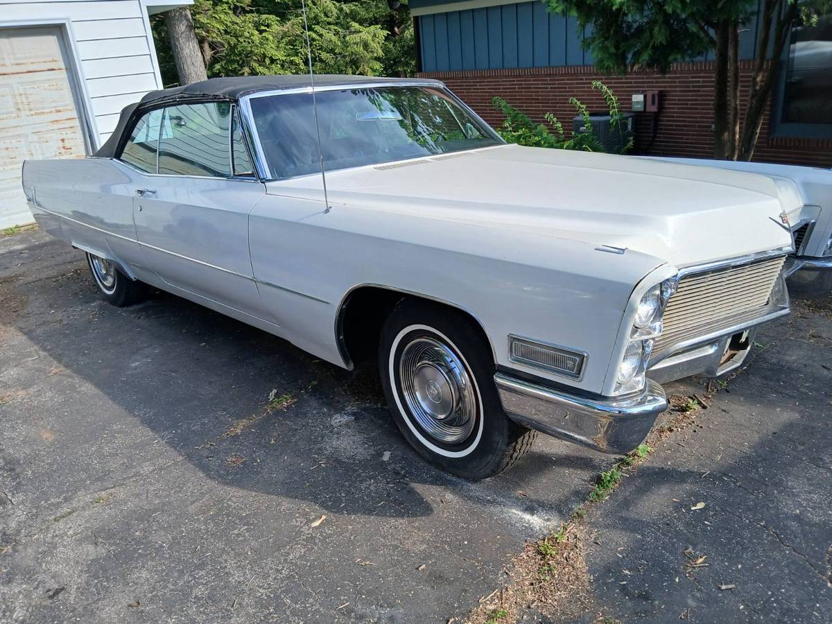 Cadillac Convertible  1968 white
