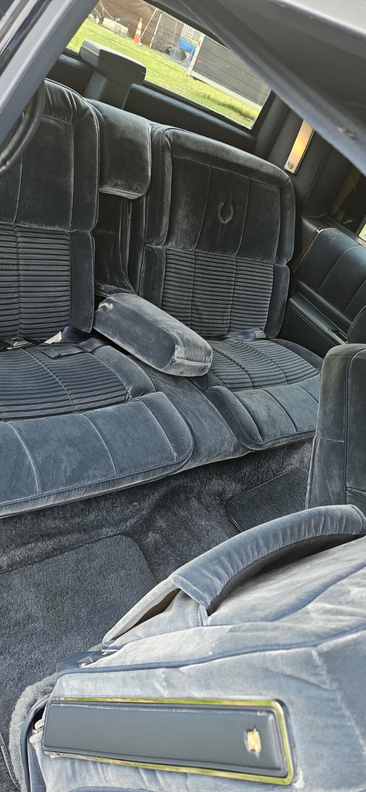 Cadillac-Coupe-Deville-1988-Coupe-24