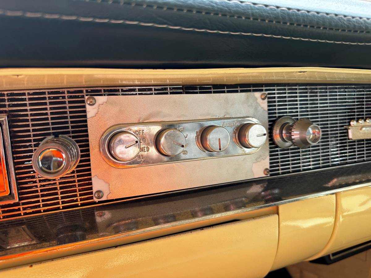 Cadillac-Coupe-deville-1956-yellow-19
