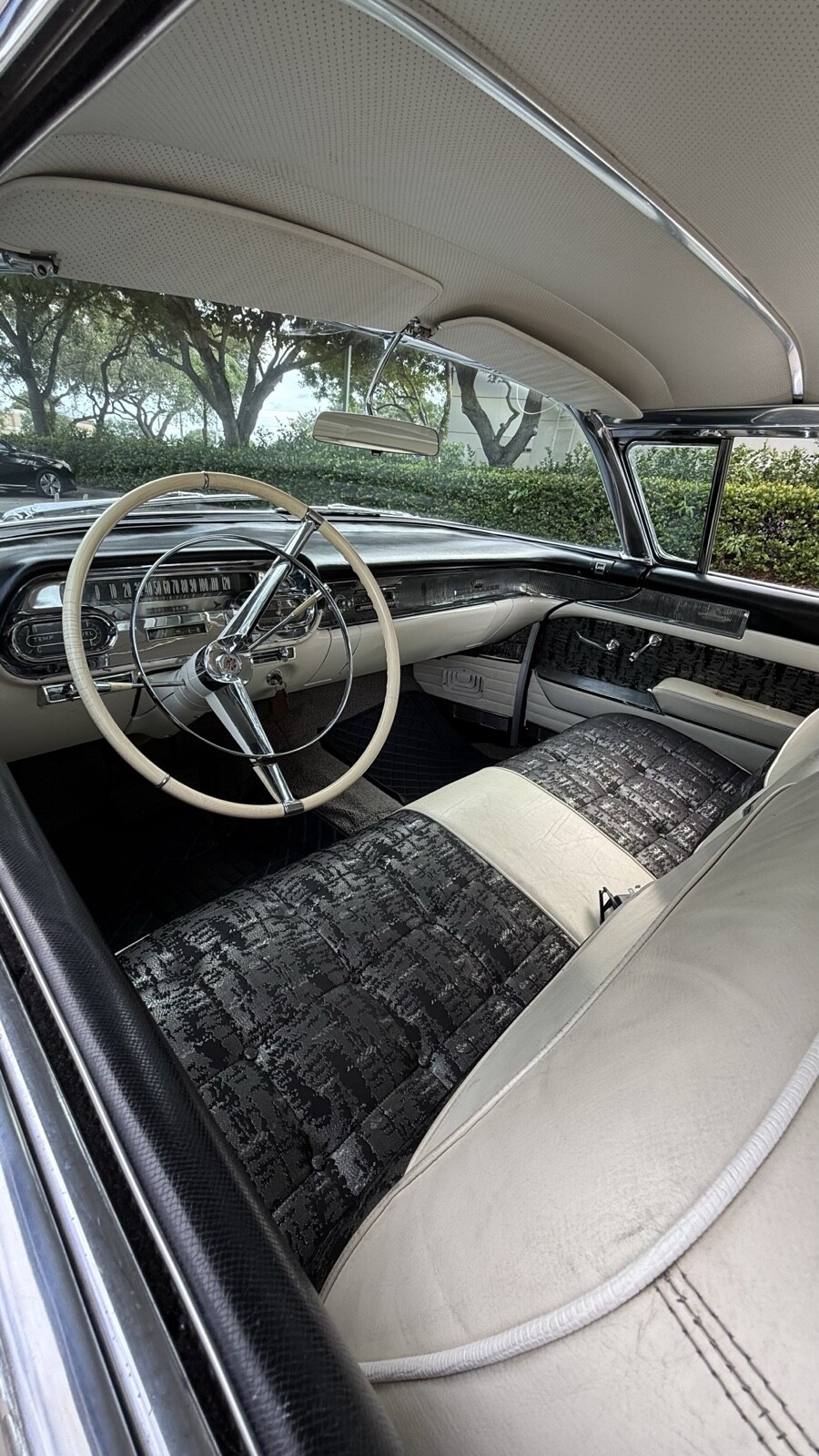 Cadillac-De-Ville-1958-23