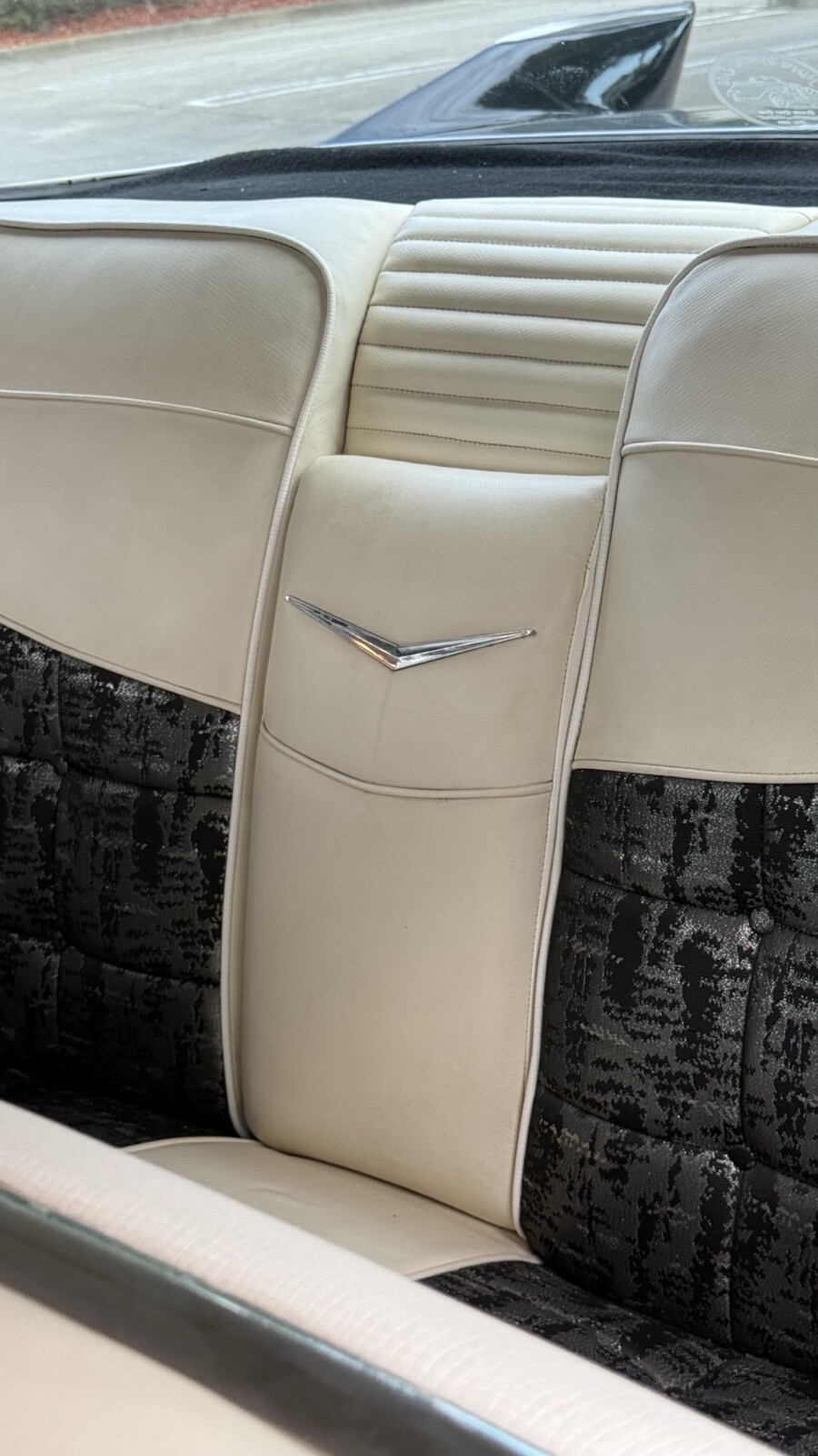 Cadillac-De-Ville-1958-30
