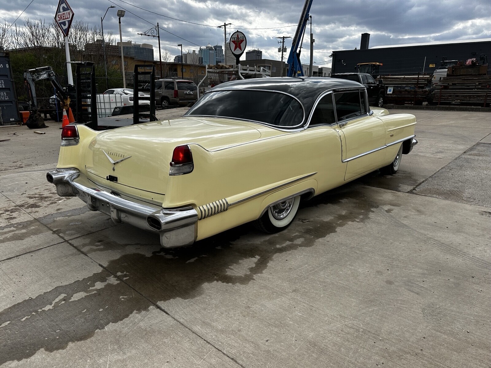 Cadillac-DeVille-1956-Coupe-19