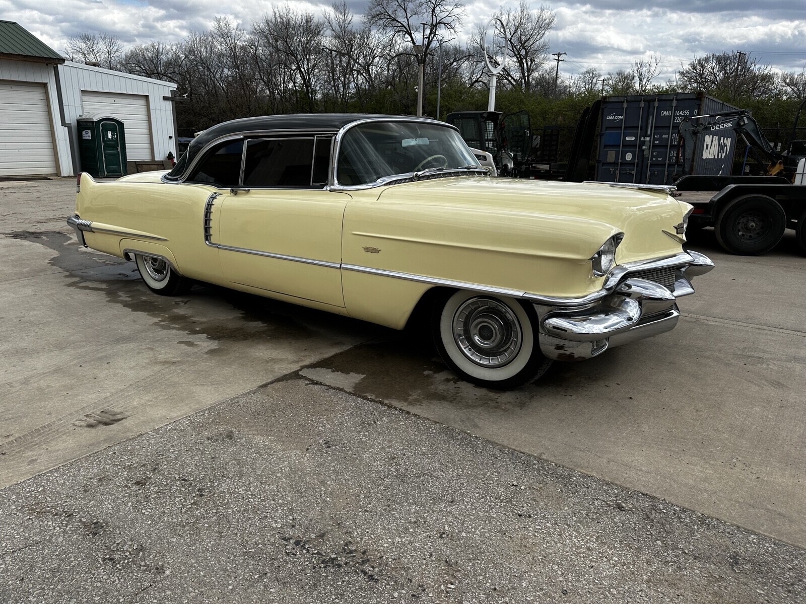 Cadillac-DeVille-1956-Coupe-21