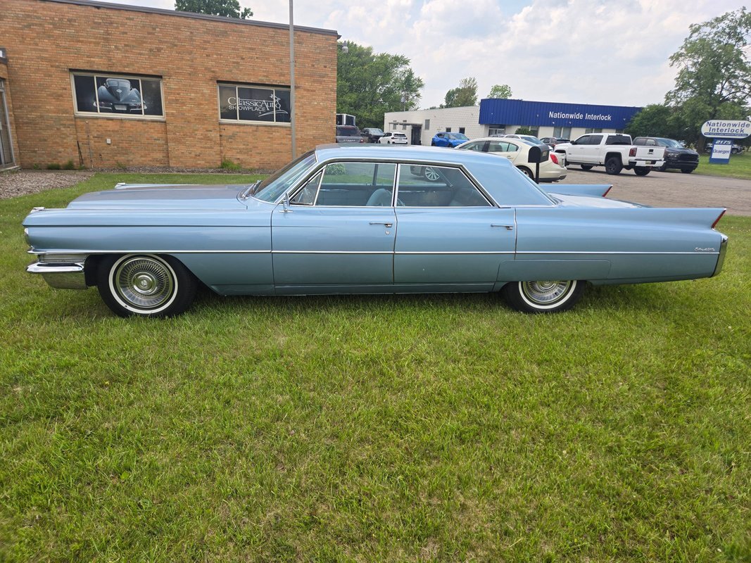 Cadillac-DeVille-1963-1